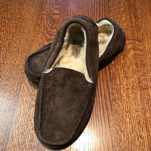 Ugg men’s shearling suede moccasins size 8
